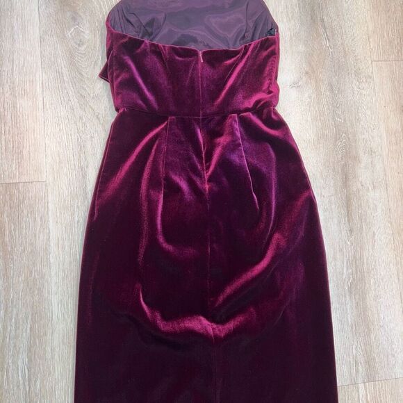 Black Halo, Estelle Smashing Berry High-Low Velvet Halter Bow Gown, Women’s 4 - Picture 6 of 15